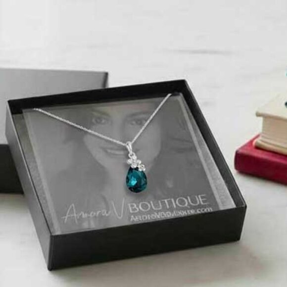 2/$40 Ladies Dark Blue Flower Crystal Necklace - Picture 5 of 9